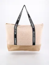 Bolso tote de paja color beige con base de arpillera marrón y asas de cinta negra con la inscripción "Hello Summer".