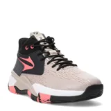 Championes de basket con diseño robusto en tonos beige y negro, ofreciendo soporte y estabilidad en la cancha.