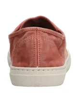 Zapatillas acordonadas color ocre, hechas en España con algodón orgánico.