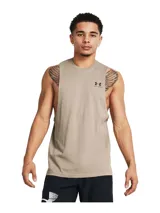 Musculosa blanca de algodón con logo Under Armour estampado en el pecho.