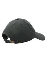 Gorro RKF tipo jockey color gris oscuro, confeccionado en canvas engrasado inglés resistente al agua y forro interior de algodón orgánico.