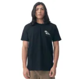 Remera negra de manga corta con cuello redondo y logo de Quiksilver estampado en el pecho.