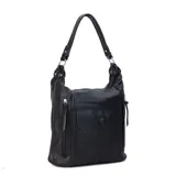 Cartera negra de símil cuero con doble cierre superior, bolsillo frontal con tapa y broche magnético, bolsillos laterales con cierre y correa larga regulable y desmontable.