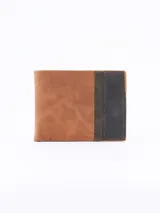 Billetera de cuero color marrón con detalles en verde y gris.