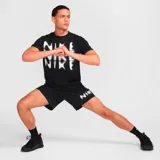 Camiseta de entrenamiento color negro, con tecnología Dri-Fit y logo Swoosh frontal.