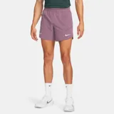Short deportivo Nike Rafa Mnk Dfadv de 7 pulgadas, color morado, con logo de Rafael Nadal y logo de Nike en blanco.