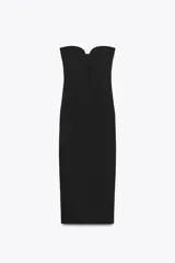 Vestido midi negro entallado, con escote corazón y hombros descubiertos. Cierre lateral con cremallera oculta en costura.