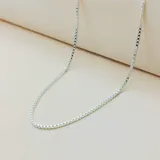 Cadena de plata 925 con eslabones cuadrados tipo veneciana.