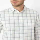 Camisa de hombre a cuadros, de manga larga, con bolsillo en el pecho.