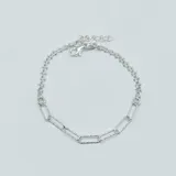 Pulsera de plata 925 con cadena forcé y eslabones rectangulares texturados.