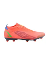 Championes de fútbol Umbro Velocita II HG, color coral con detalles en azul, verde y negro.