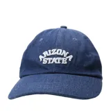Gorra de gabardina azul con bordado frontal de "Arizona State" en color blanco.