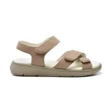 Sandalias bajas de cuero sintético negro con ajuste de velcro en el tobillo y en el empeine.