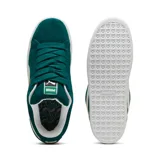 Championes Puma Suede XL de gamuza color verde con detalles en blanco.