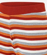Short de punto con estampado de rayas horizontales en tonos rojo, naranja, gris y blanco. Tiene cintura elástica y corte regular.