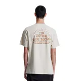 Remera color beige con estampado pequeño en el pecho con el logo de la marca Critical Slide Society.