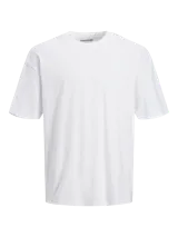 Camiseta blanca de manga corta y cuello redondo, corte holgado.