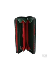 Billetera tipo sobre, color negro, con cierre perimetral rojo y logo de la marca en relieve rojo en el frente. Incluye un llavero de muñequera de tela negra con el logo en rojo.