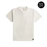Remera Hollister blanca de algodón, corte oversize, cuello redondo y bolsillo en el pecho.