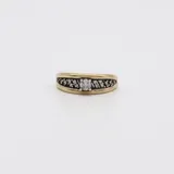 Anillo en plata y oro con circonias. Alianza de 7,10mm de ancho por 2mm de alto.