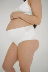 Pack que incluye soutienen de lactancia Rocío y bombachas Rita, confeccionados en suave algodón para mayor comodidad.