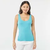 Musculosa celeste de punto canalé con escote redondo.