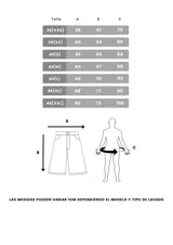 Bermuda de jean negro con efecto lavado, corte ancho y largo a la rodilla. Presenta bolsillos delanteros y traseros, etiqueta de marca en el bolsillo trasero y bordado rojo en la pierna derecha.