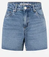 Bermuda de denim para mujer con cintura media y bajo deshilachado. Cuenta con trabillas en la cintura, cierre tradicional y bolsillos funcionales. Confeccionada en algodón con un toque de elastano.