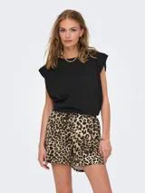 Musculosa negra oversize de algodón, con cuello redondo y sisas amplias.