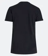 Remera celeste de media malla con cuello redondo y mangas cortas dobladas.