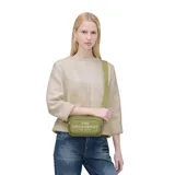 Bolso bandolera Marc Jacobs modelo The Crossbody, color verde oliva, confeccionado en cuero texturizado con logo en relieve. Cuenta con cierre superior, bolsillo exterior con cremallera, correa ajustable y extraíble.