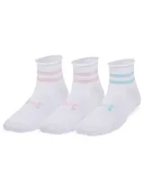 Pack de tres pares de medias Under Armour Essential para mujer, de corte tobillero, color blanco con detalles en rosa y celeste.