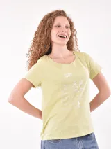 Remera color verde claro con estampado blanco del signo zodiacal Géminis.