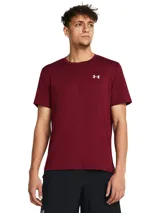 Remera deportiva negra de manga corta, con logo Under Armour estampado en blanco en el pecho.