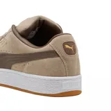 Championes Puma Suede XL color marrón con detalles en blanco y suela de goma color caramelo.