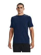 Remera celeste de Under Armour, corte clásico, mangas cortas y logo estampado en el pecho.