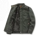 Chaqueta de vestir azul marino, elaborada en algodón de alta calidad con cierre de botón y cuello de cordero.