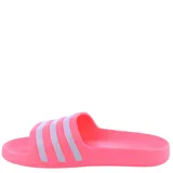Sandalias Adidas Adilette Aqua color rosa con tres tiras blancas horizontales sobre el empeine.