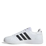 Championes Adidas Grand Court Base 2.0, color blanco con detalles en negro, con las tres tiras clásicas de la marca en los laterales.