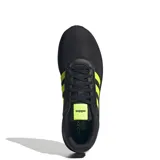 Championes Adidas Lite Racer 4.0, color negro con detalles en amarillo neón, ideales para uso urbano. Confeccionados en malla transpirable y suela Cloudfoam.