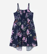 Blusa larga de viscosa con estampado floral, escote en V con lazo, breteles medianos y abertura frontal.