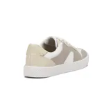 Championes Beira Rio acordonados, color blanco y beige, con detalles en marrón.