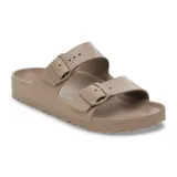 Sandalias Birkenstock Arizona EVA color gris topo, con doble tira y hebillas ajustables. Diseño anatómico y plantilla contorneada para mayor comodidad.