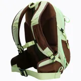 Mochila unisex Merrell Crest Daypack de 22 litros, color gris con detalles en negro. Fabricada en poliéster ripstop con tratamiento repelente al agua y cobertor impermeable de alta visibilidad. Cuenta con cinturón lumbar, respaldo acolchado con Mesh Foam Core, cinta Daisy Chain, bolsillos laterales para botellas, ajuste de pecho con silbato y bolsillo para llaves en la hombrera.