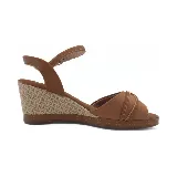 Sandalias Piccadilly color marrón con plataforma de yute, tira ancha sobre los dedos con detalle de hebilla dorada y pulsera al tobillo con hebilla ajustable.