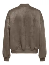 Campera bomber corta color marrón topo, con cuello alto, cierre frontal con cremallera y mangas largas con puños elásticos.