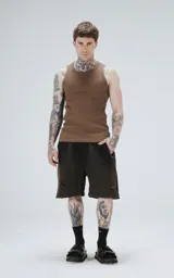 Musculosa marrón de morley con corte slim fit.