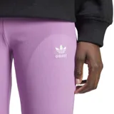Calza ajustada de tejido acanalado color violeta, con cintura elástica y piernas acampanadas.