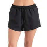 Short de baño negro con cintura elástica ajustable y logo triangular en la pierna.