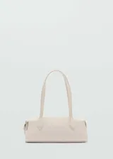 Bolso tipo bowling color crudo, con doble asa larga y cierre de cremallera doble.